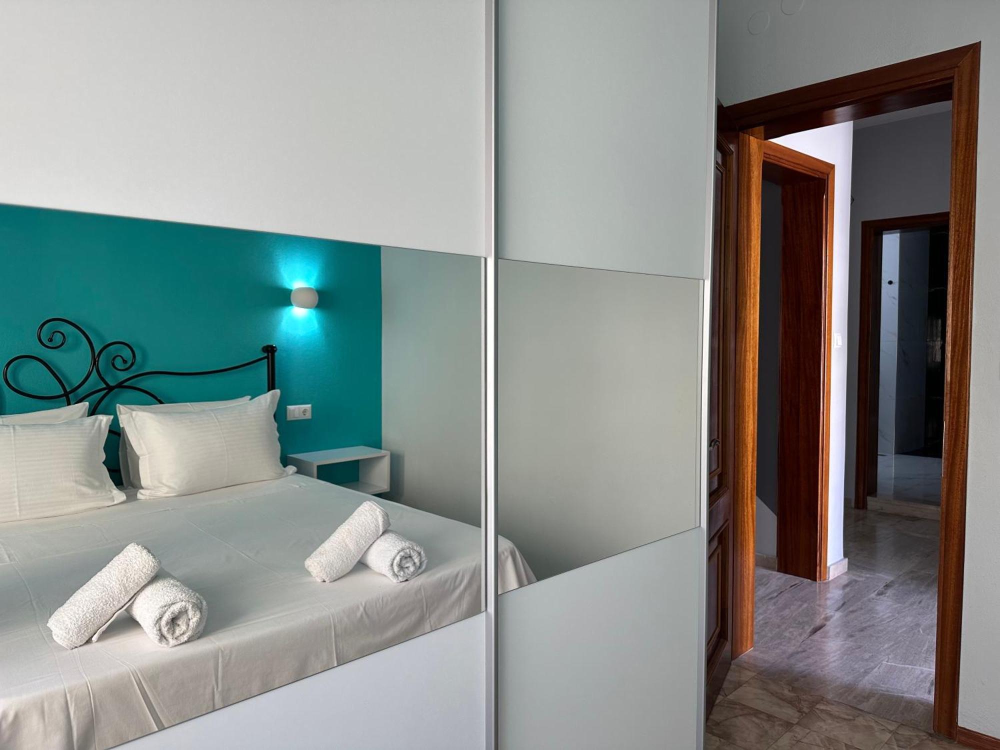 W Pearl Suite Nea Peramos  Exterior photo