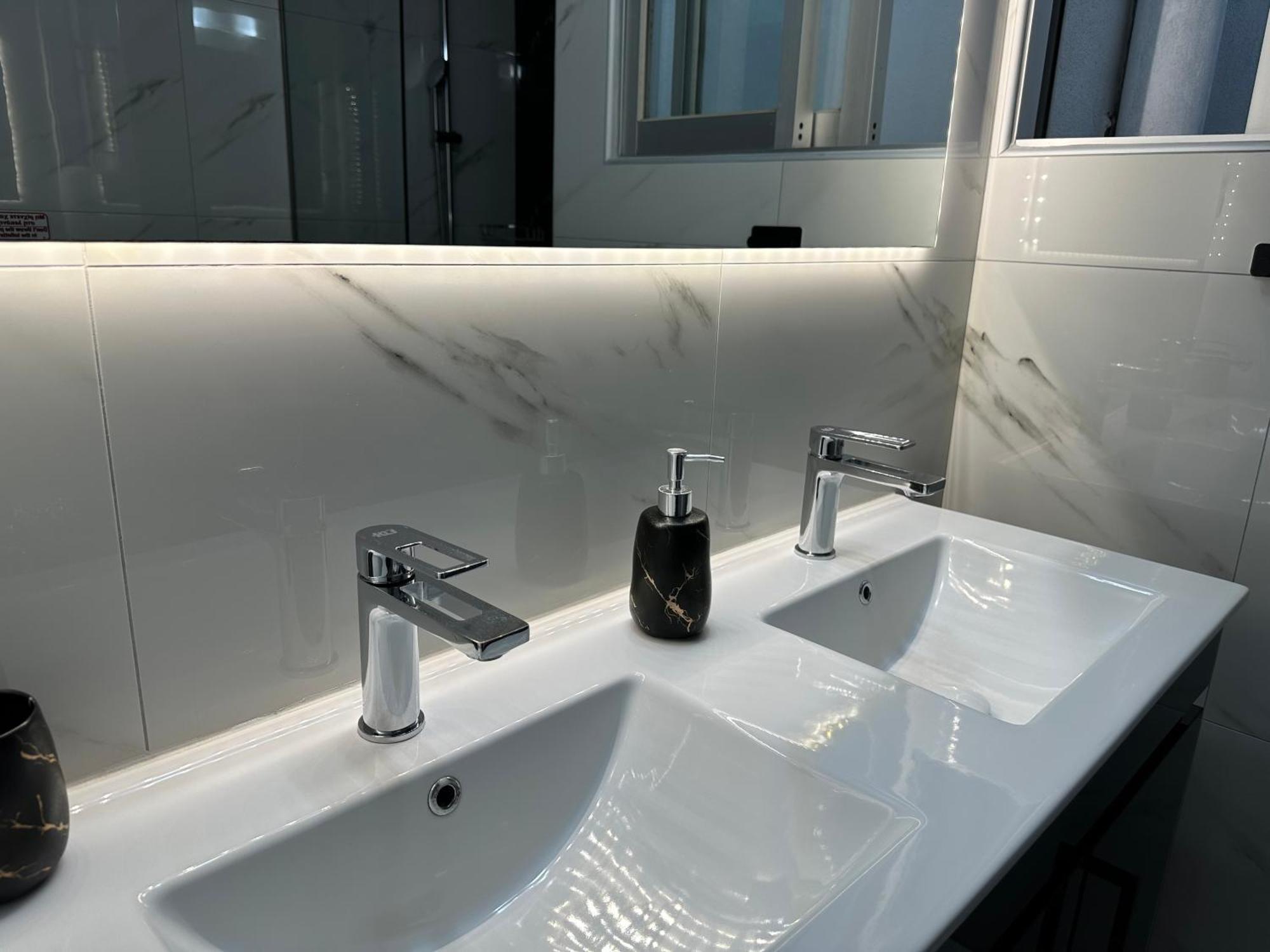 W Pearl Suite Nea Peramos  Exterior photo