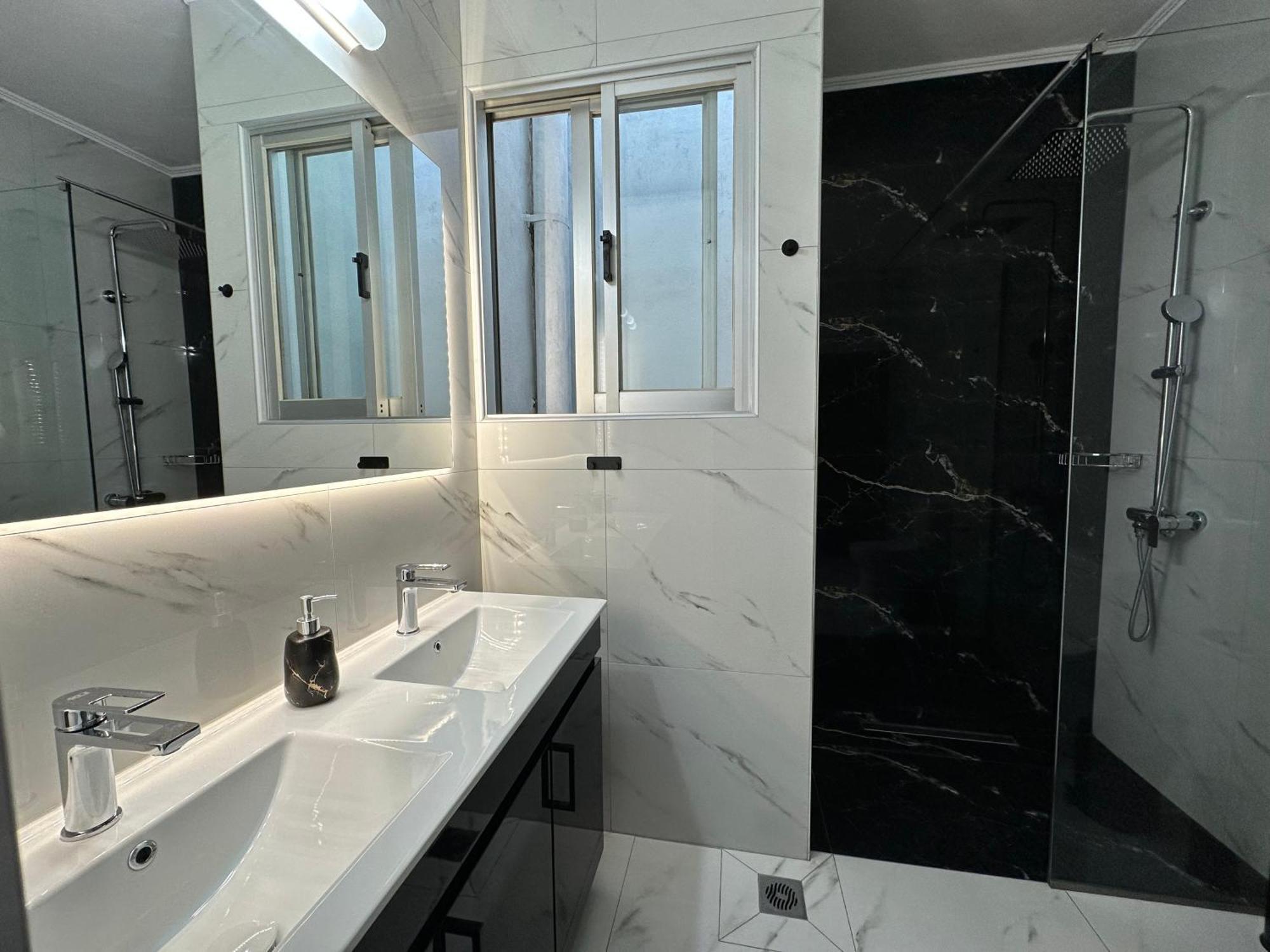 W Pearl Suite Nea Peramos  Exterior photo