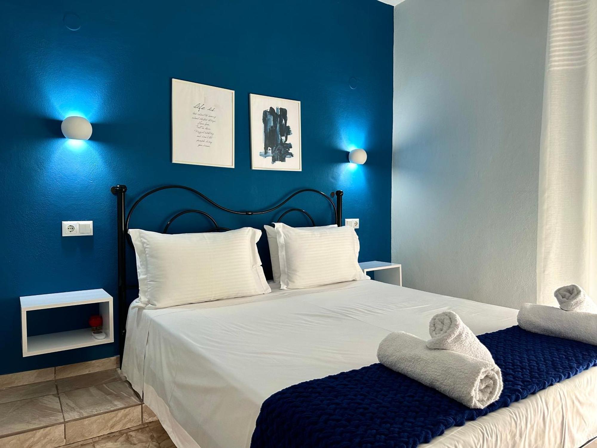 W Pearl Suite Nea Peramos  Exterior photo